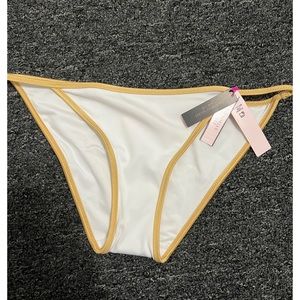 🌸 Spring Sale🌸 NWT Victoria Secret White and Gold Trim Sydney String Bottom